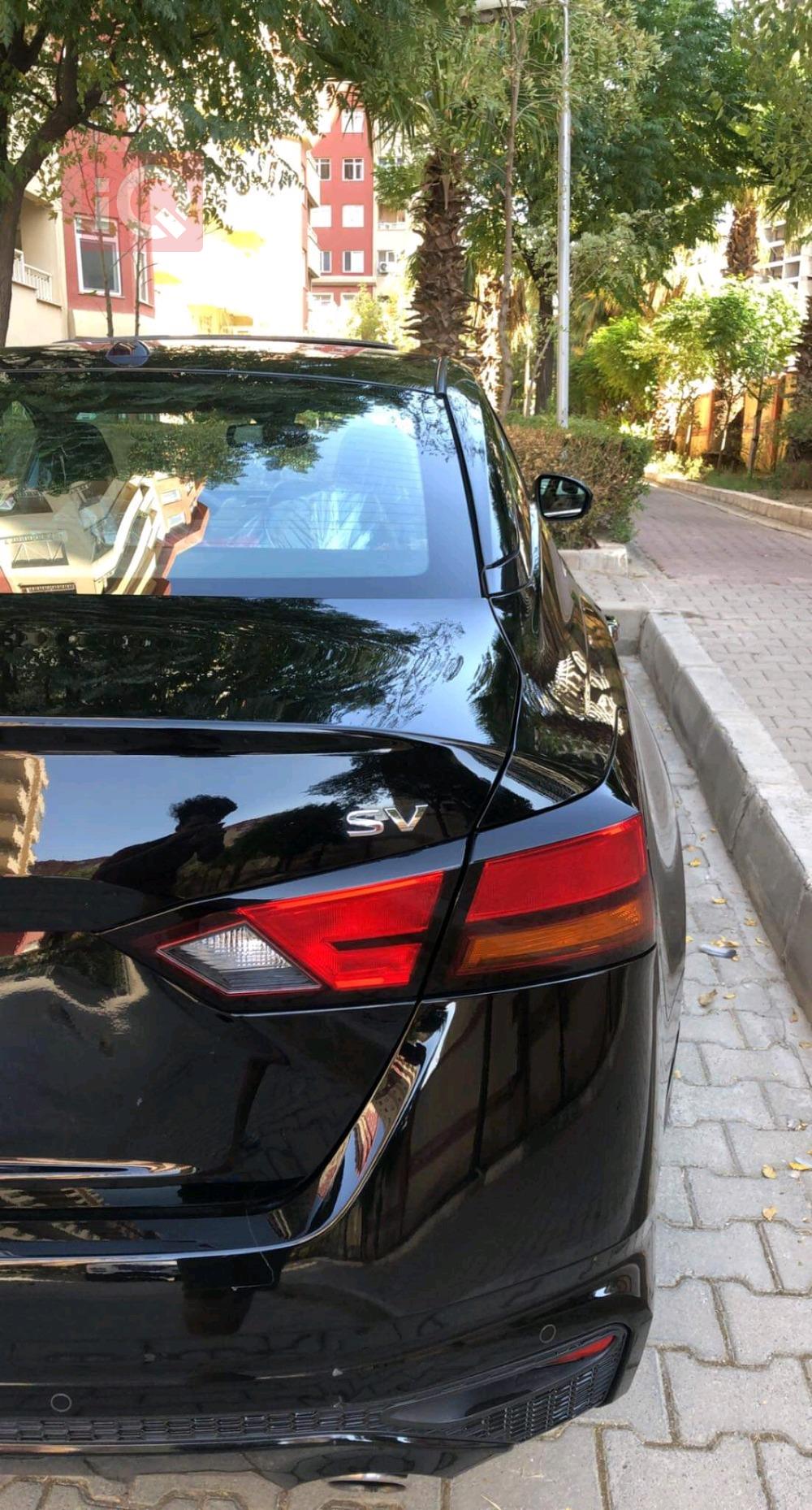 نيسان ألتيما